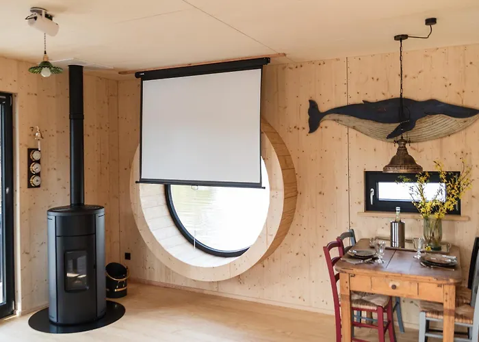 Komfort-hausboot Diva Mit Kamin Hotel na wodzie