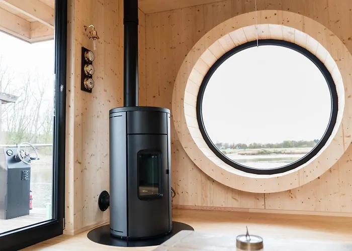 Komfort-hausboot Diva Mit Kamin Hotel na wodzie